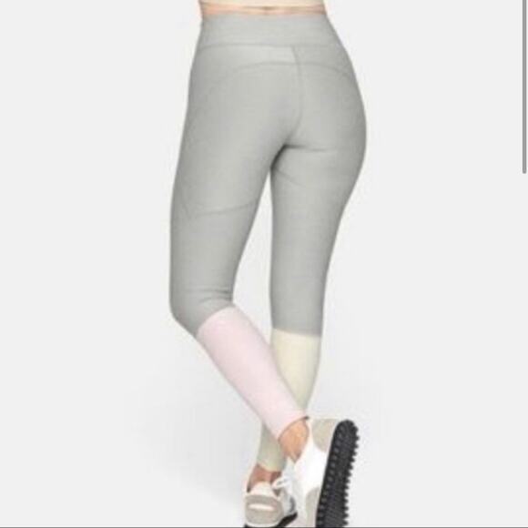 Outdoor Voices Women’s Dipped 7/8 Colorblock Leggings-Small - Picture 2 of 9